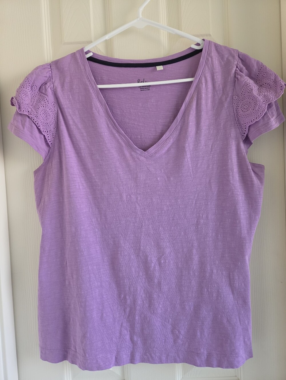 Boden Lavender Eyelet Flutter Sleeve Slub Cotton V-Neck Tee Top Purple Boho L